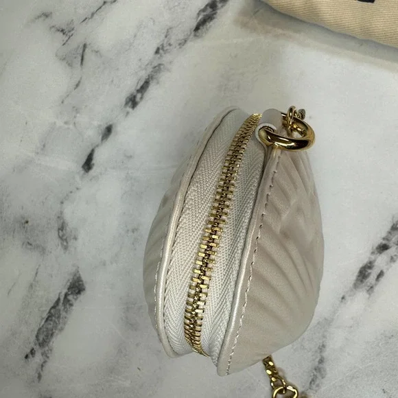 Louis Vuitton Shell Coin Purse Bag By The Pool Iridescent White/Gold LV Clutch - Picture 10 of 13